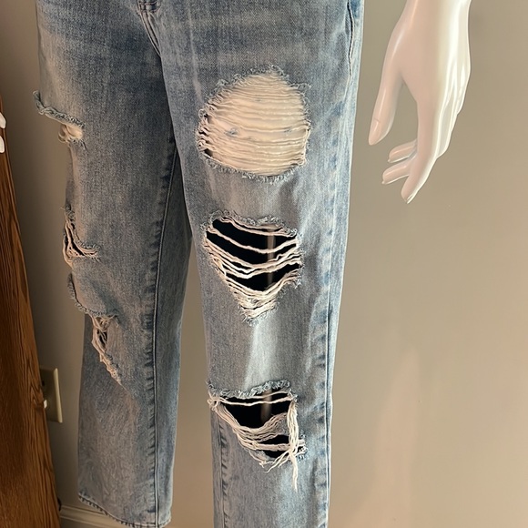 Pacsun Distressed Mom Jeans - Size 25 - Picture 3 of 7